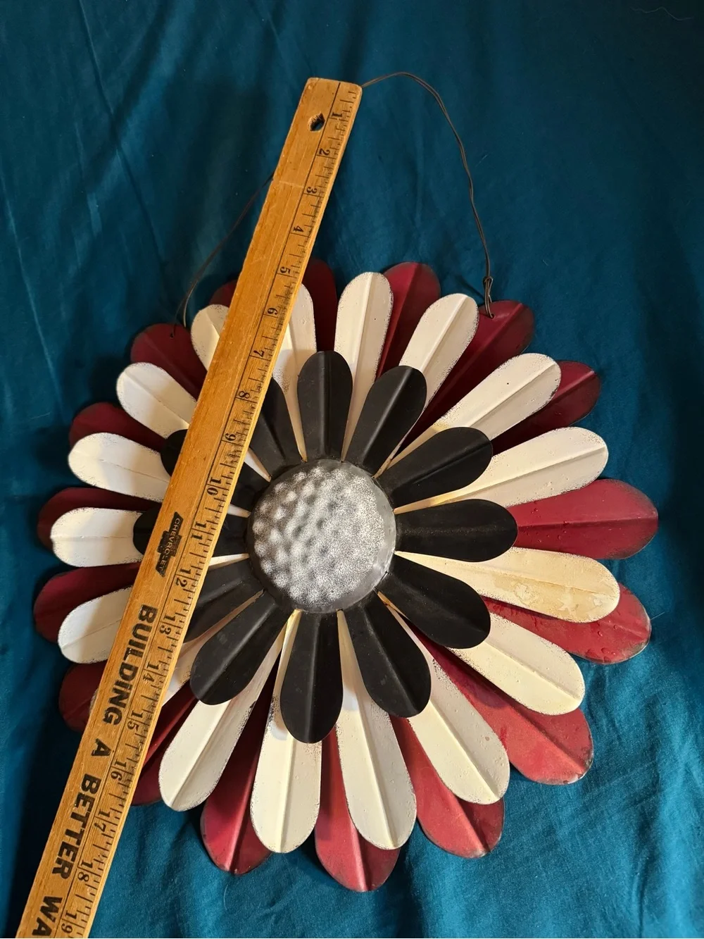3D Layered Metal Daisy Wall Art Decor Red White Black with Attached Wire Hanger